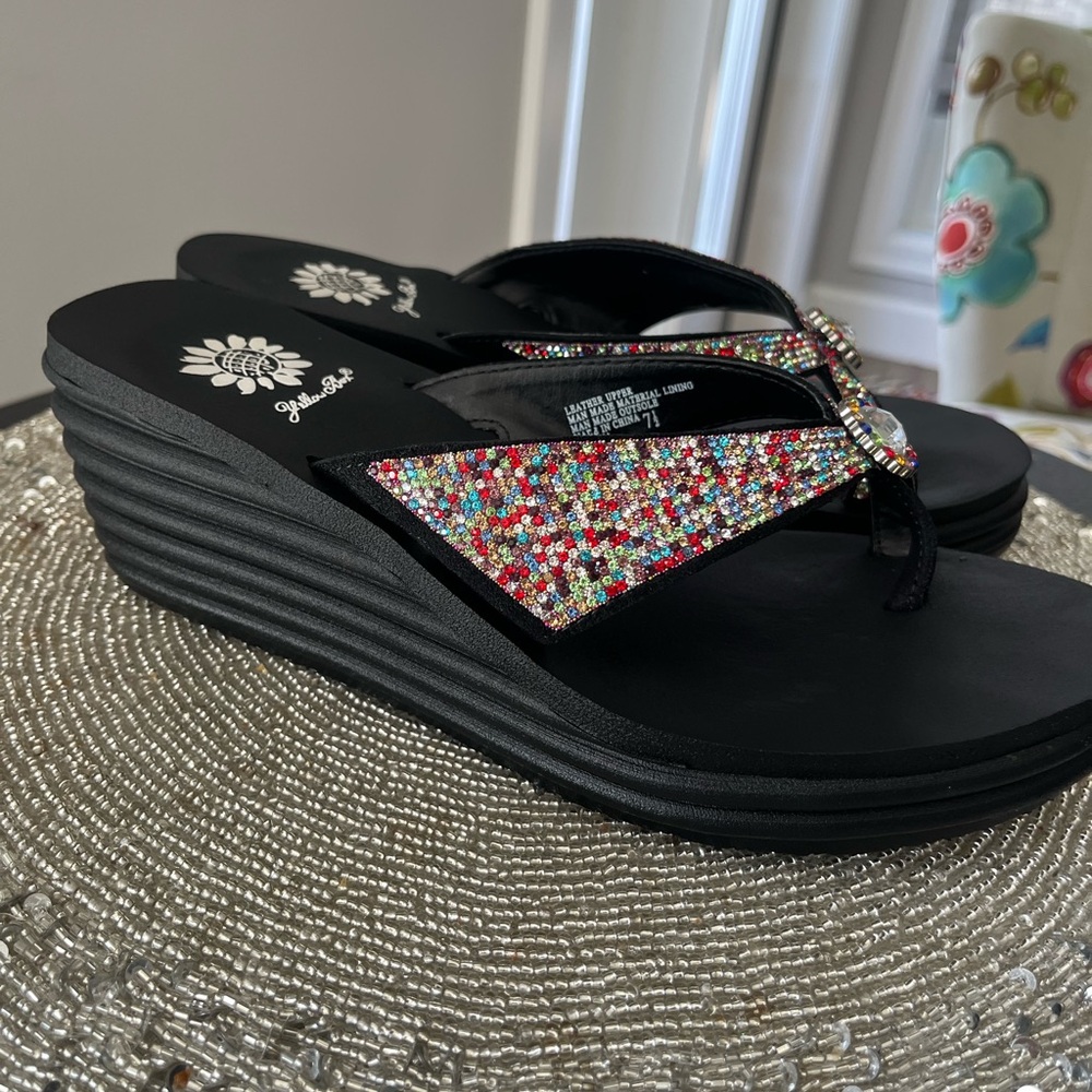 Yellowbox summer sandals with fabulous glitter!